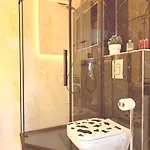 Prywatny Przy Ulicy Francesco Nullo * Krasków