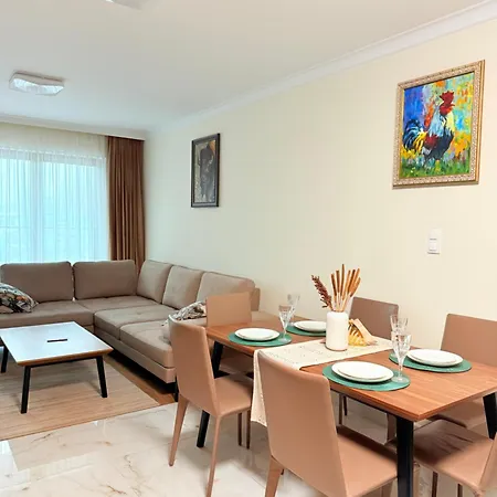 Prywatny Przy Ulicy Francesco Nullo *