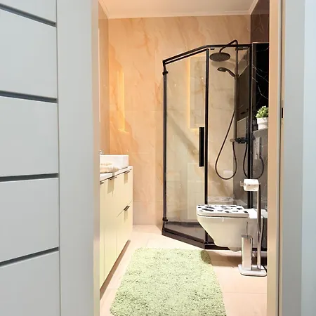 Prywatny Przy Ulicy Francesco Nullo *