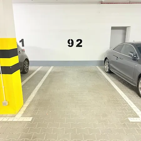 Rum i privatbostad Prywatny Przy Ulicy Francesco Nullo