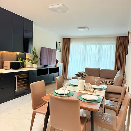 Prywatny Przy Ulicy Francesco Nullo Δωμάτια σε οικογενειακή κατοικία *