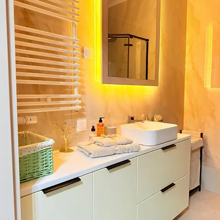 Prywatny Przy Ulicy Francesco Nullo