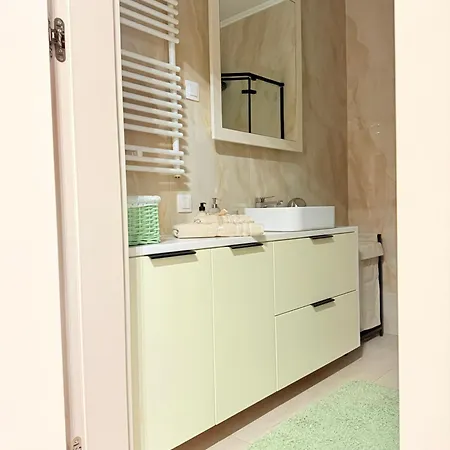 Prywatny Przy Ulicy Francesco Nullo